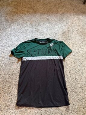 Warner Bros. Slytherin Two-Tone Jersey Tee in Green, Black & Gray